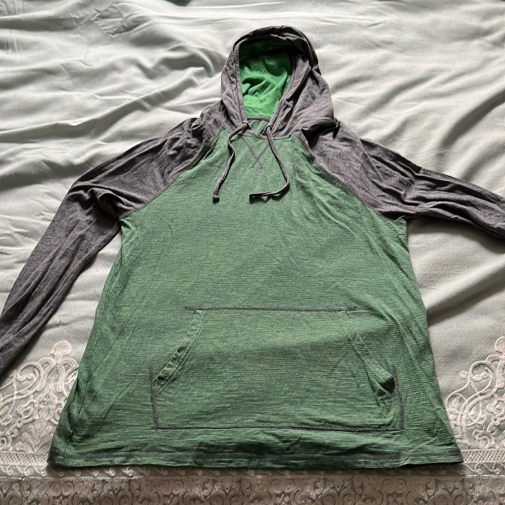 Men’s Urban Pipeline Light Pullover Hoodie!